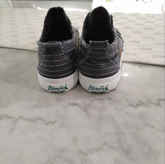 Blowfish Malibu Laceless Sneakers. - Picture 3 of 5